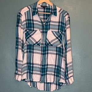 Express Super Cozy Plaid Button Down Size Medium 100% Rayon